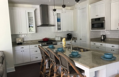 St. Augustine House | Huge Luxury Pool Home on the island, Bridge of Lions, City, Beach,5 Star Awaits!