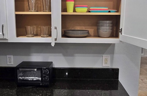 Orlando House | Huge Modern 3BR Family Home - Fully Stocked Kitchen + Board Games + Pet Friendly
