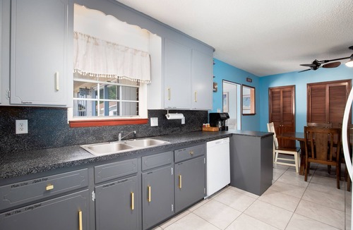 Bellview House | HUGH PRIVATE POOL - Game/Fitness room, close to popular attractions and beach!