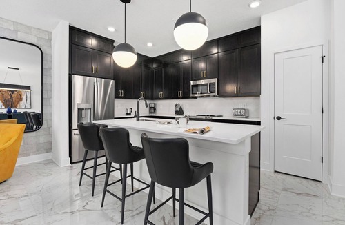 Florida Center House | Hugo's Hacienda | Brand-New Villa Near Parks w/Luxe Decor, Themed BR, PVT Pool