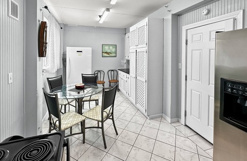 Fort Morgan Apartment | I love Lucy Bayfront Studio