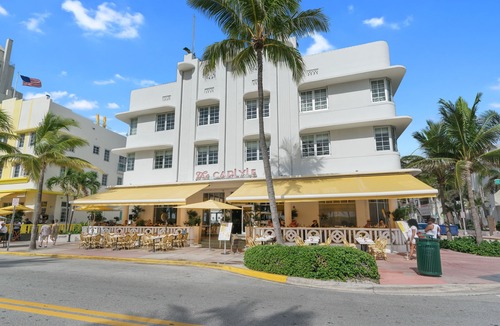 South Beach Condo | Iconic Carlyle on Ocean Drive, Beachfront, Guest Favorite, Walk Everywhere