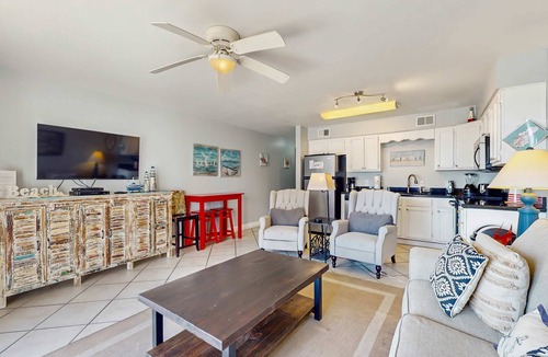 Orange Beach Condo | Ideal beachside getaway on ground floor with 3 pools - walk 600' to sand