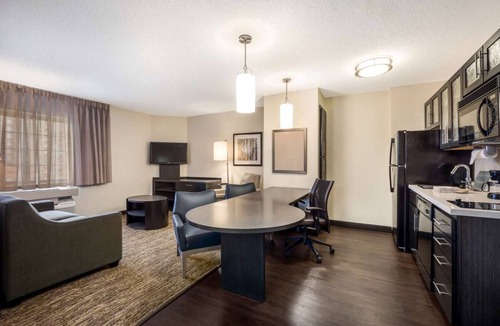 Huntsville Hotel | Ideal Mix of Comfort and Value! Pet-Friendly, Close to Sherwood Park