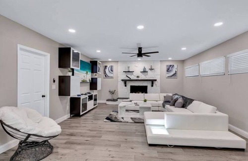Town N County Park House | Immaculate & Cozy Entire Heated Pool House