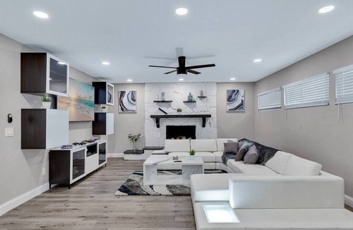 Town N County Park House | Immaculate & Cozy Entire Heated Pool House