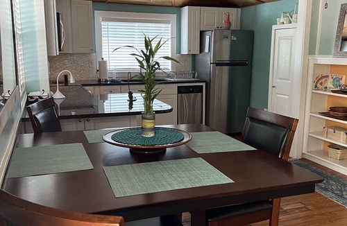 Altamonte Springs Cottage | Incredible Private Lakefront Cottage Retreat