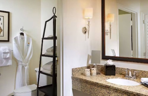 Pelican Bay Hotel | Inn at Pelican Bay | 2 Double City | Vanderbilt Beach, Heated Pool, Fire Pit