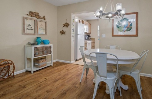 Indian Shores House | Intracoastal Townhome with Private Entrance, Beach Equipment, and Bikes!
