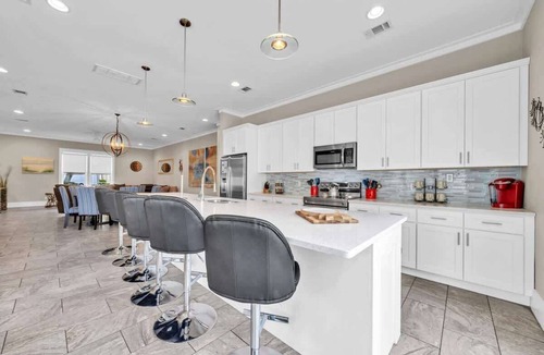 Emerald Waters Village House | Iorana II | 3 Night Specials in August! | 2 PM Check In! | Game Room | Private Pool | Sleeps 21, Huge Private Master Suite! | Gated Community with Amenities