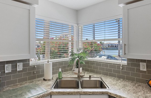 Isla del Sol Condo | Isla Del Sol Vista Verde West December and January available New to the market