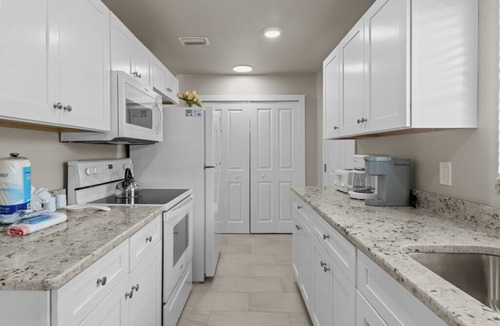 Sanibel Cottage | Island Charm Meets Modern Comfort — Walk to Sanibel’s Beautiful Beaches!