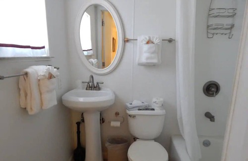 Little Torch Key Hotel | Island Getaway w/Access to Private Beach + Pool | Free Parking & Breakfast