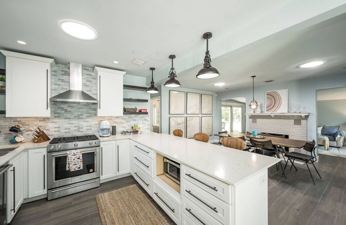 Midtown House | Island living 3-bed oasis w large pool, lush deck, cabana, outdoor shower