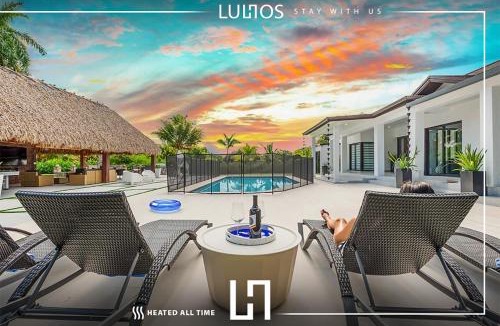 Ludlam House | Island Paradise - Pickleball, Football, Pool Bliss L61