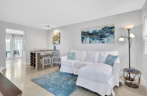Dunedin House | Islander's Outpost