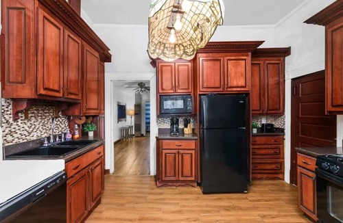 Birmingham House | Jefferson Ave Historic