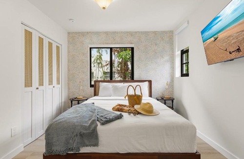 Flamingo/Lummus Apartment | Jefferson Avenue Suites
