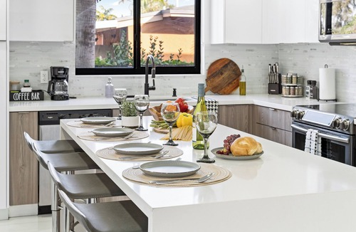Olympia Heights House | July Special! Modern 4BR - Private Yard & Grill, Near Coral Gables & MIA Airport