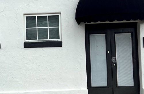 Anniston Apartment | JUST BED & BATH IN DOWNTOWN HISTORIC ANNISTON. CLOSE TO EATRIES & ENTERTAINMENT.