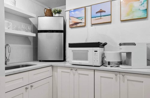 Palm Beach Bed & Breakfast | JustListedTropicalHaven1br