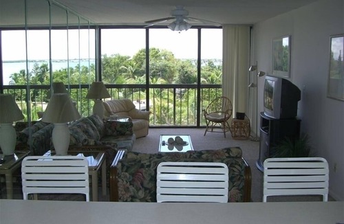 Key Largo Condo | Key Largo 3 Bedroom Penthouse Condo with Boat Slip and Bay View