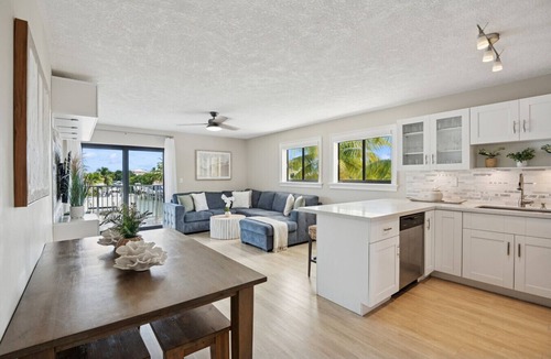 Key Largo Apartment | Key Largo Ocean Shore Villa 2 with pool & boat slip