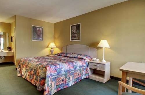 Childersburg Hotel | Key West Inn - Childersburg