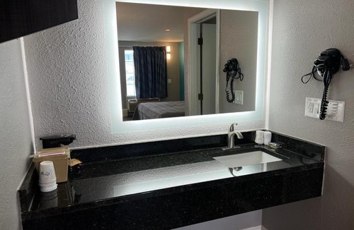 Florence Hotel | Key West Inn - Tuscumbia
