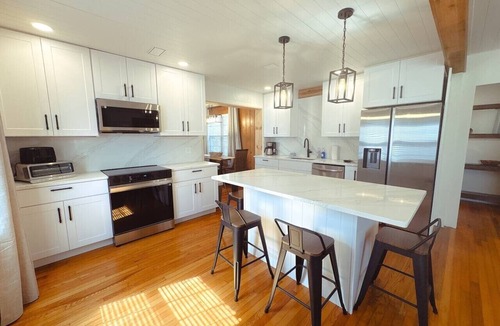 South Pensacola House | Keyless entry, Fenced Yard, Pets ok, near beach.