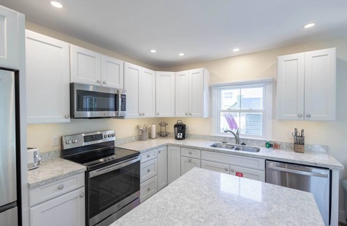 Uptown - Upper Duval House | Keys Breeze - Walk to Duval, Private Pool