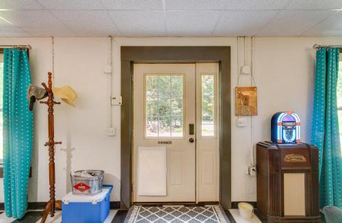 Killen Apartment | Killen Vacation Rental Walk to Wilson Lake!