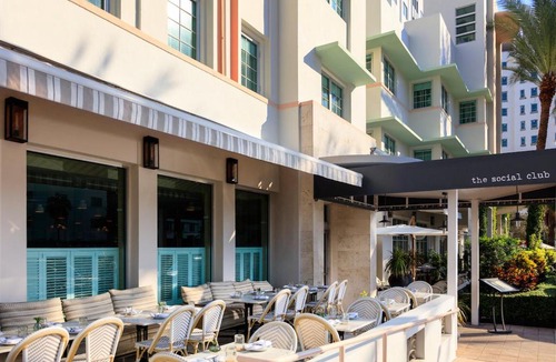 City Center Resort | Kimpton Surfcomber Hotel by IHG