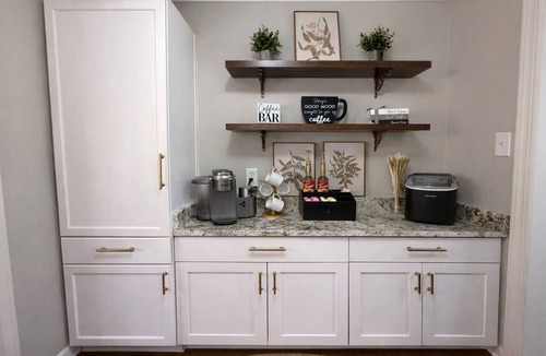 Mobile House | King Bed Fast WiFi Midtown Mobile Near Downtown & Hospitals