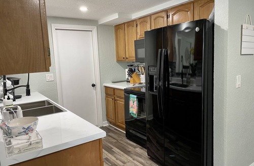 Colonial Hills House | King Bed, Lovely Florida Home Near Beaches, Great for Long Stays