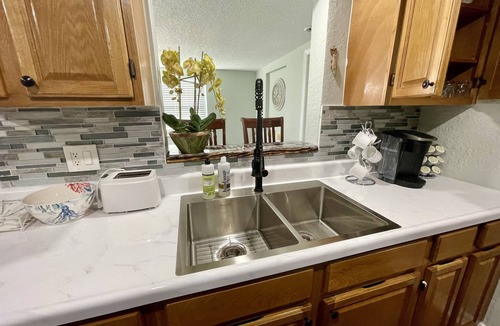 Colonial Hills House | King Bed, Lovely Florida Home Near Beaches, Great for Long Stays