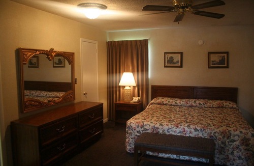 Huntsville Hotel | King's Inn