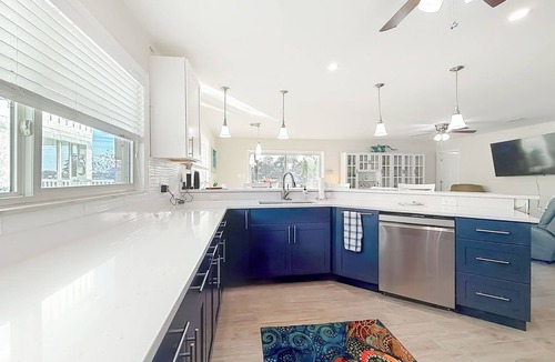 Crystal River House | Kings Bay Waterfront property in Crystal River with pool and private dock Pet ok