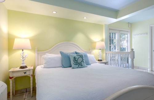 Rock Harbor Hotel | Kona Kai Resort and Gallery - Adults Only