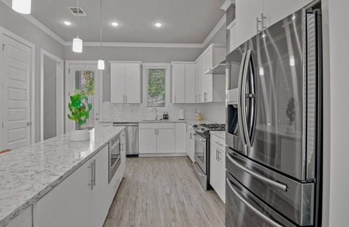 South Baton Rouge House | LA House 3 beds Modern Comfort Meets Cozy Charm