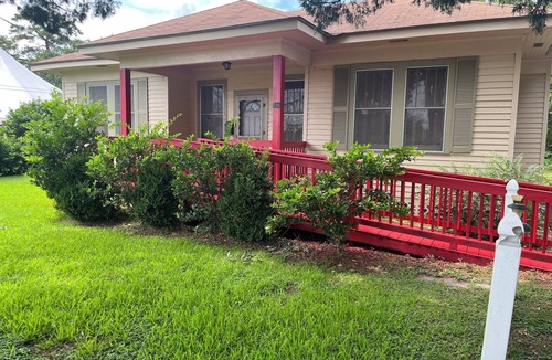 New Roads House | La Maison Chemin Neuf Charming Home Located Near False River in New Roads