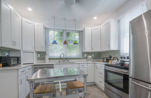 Bahama Village House | **LADY EMMA IN THE TRUMAN ANNEX, KEY WEST**