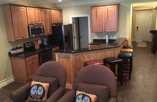 Dadeville Condo | Lake Front, Walk out ground level, Sunset VIEW, Dedicated Slip, Awesome Pool
