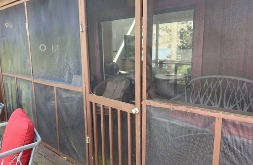 Grant House | Lake Guntersville waterfront lake house Snug Harbor- Great fishing