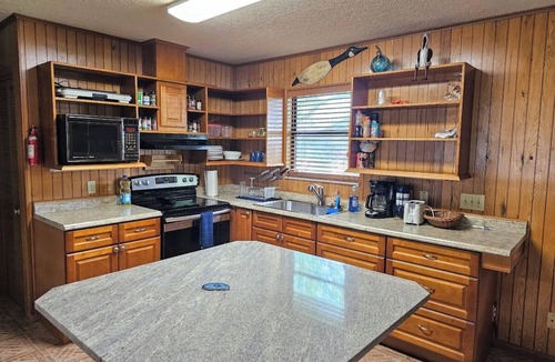 Fedhaven House | Lake Hatchineha w/Private Ramp! Kissimmee Chain of Lakes w/covered boathouse.