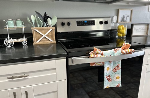 DeBary House | Lake house getaway close to theme parks and beaches