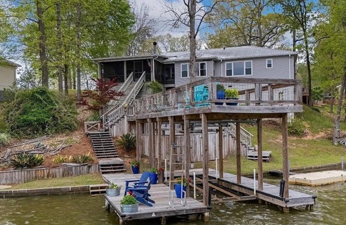 Titus House | Lake Jordan Oasis