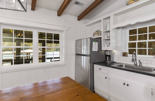 Coosa County House | Lake Martin Getaway- lake front- sleeps 24