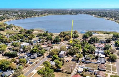 Lake Wales House | Lake Wales Landing on Johnson