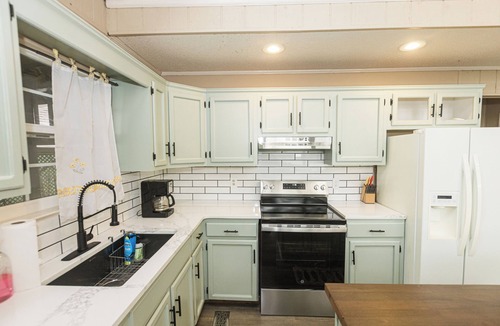 Bremen House | Lakebound and Down! Beautiful waterfront home on Smith Lake